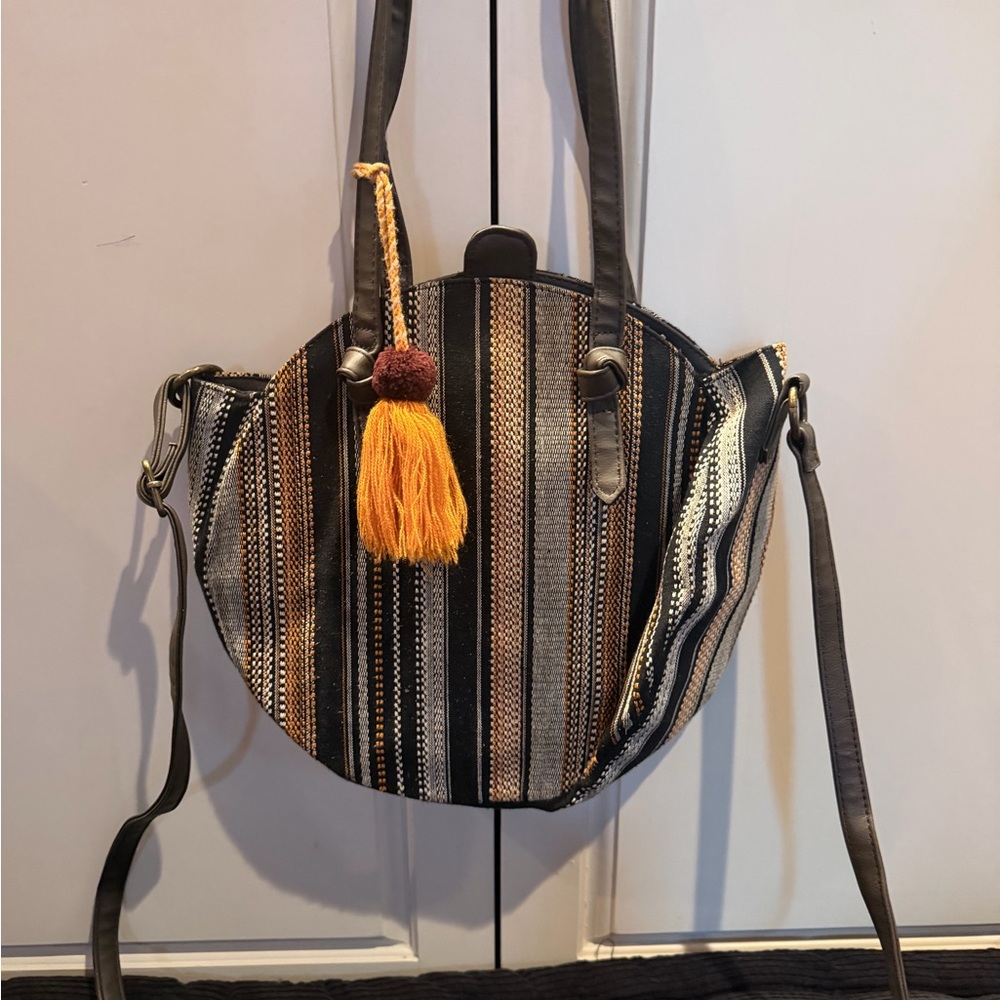 Striped Round Tote Bag with Tassel - Black & Mustard